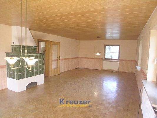 Wohnzimmer_Kachelofen 