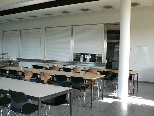 Geb.167 Speisesaal mit Ausgabe.jpg