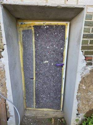 renovierte Kellertür