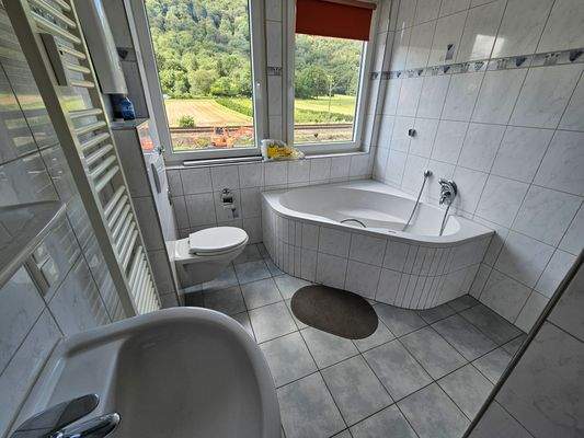 Bad Wohnung im 1.OG.jpg