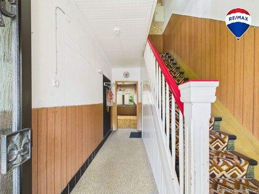 RE/MAX Immobilien DeLux Einfamilienhaus Nalbach Diele EG