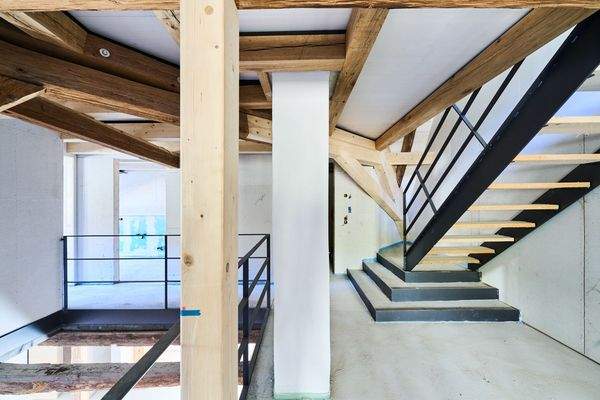 Galerie im 1. DG mit Treppenaufgang zum 2. DG