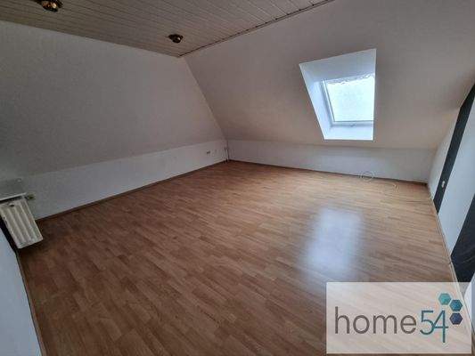 Helles Dachgeschosszimmer
