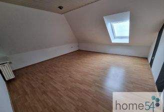 Helles Dachgeschosszimmer