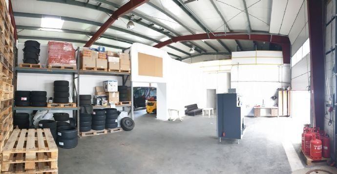 Halle mit Zugang Sozialraum/Werkstatt Bild 9