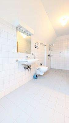 Badezimmer Ansicht 1