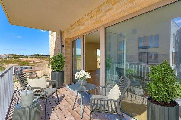 3- Zi. Whg 1.OG. überd. Balkon Einrichtungsbeispiel