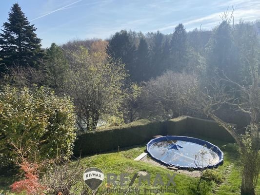 4 Pool und Aussicht von Terrasse MG