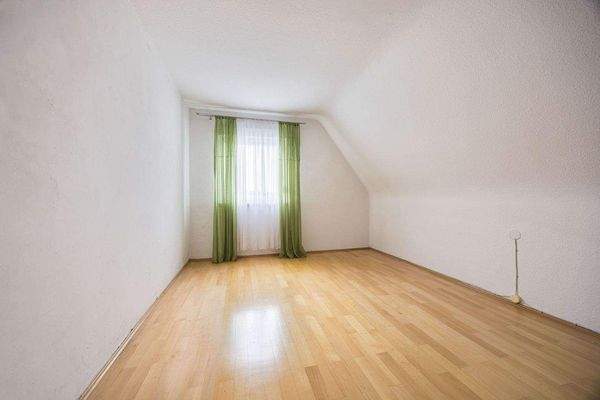 2. Doppelhaushälfte Zimmer 1. OG