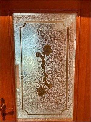 Glasteil in den Türen