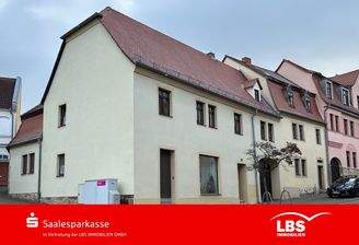 Wohnhaus - Straßenansicht