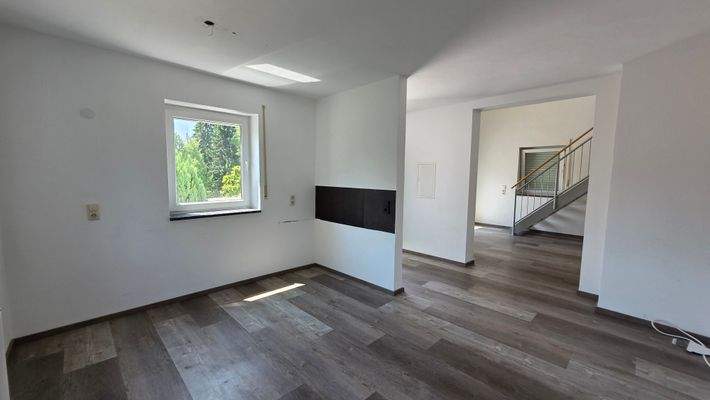 Küche Blick in Windfang+Esszimmer