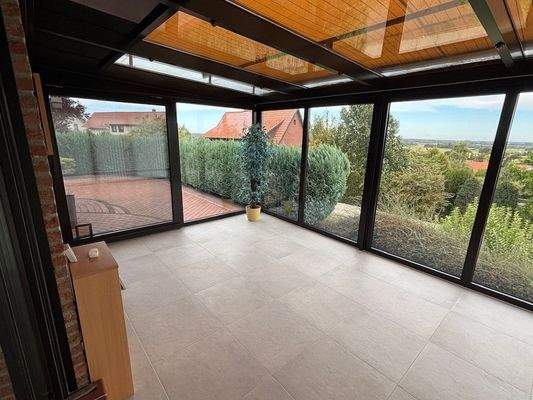 Wintergarten mit automatischer Beschattung