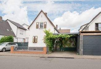 Straßenansicht Carport mit Zuweg