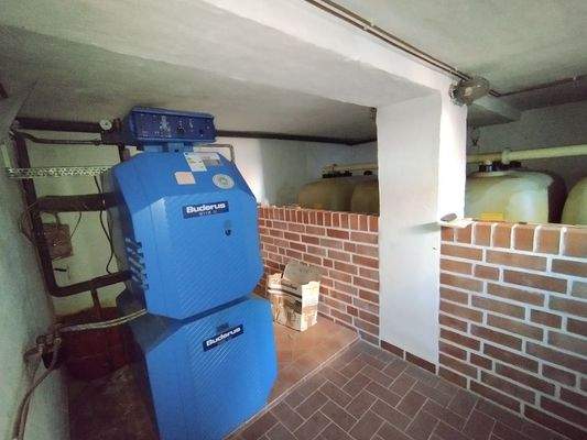 Heizung und Öllager im KG