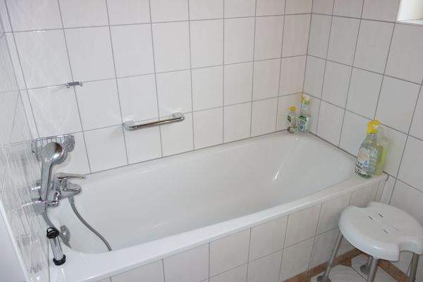 OG - Badezimmer Badewanne