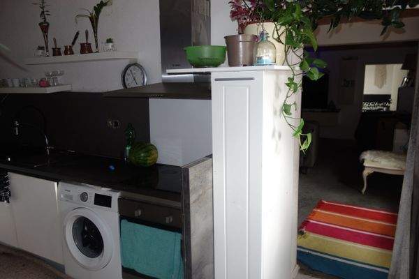 Küche OG - Eingang zu Wohnzimmert.JPG