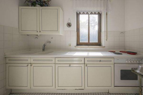 Küche mit Küchenzeile