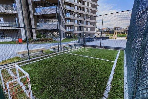 Sea-View Flats Near the Sea in a Complex in İzmir Konak