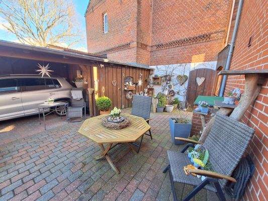 Außen Hinterhof Carport