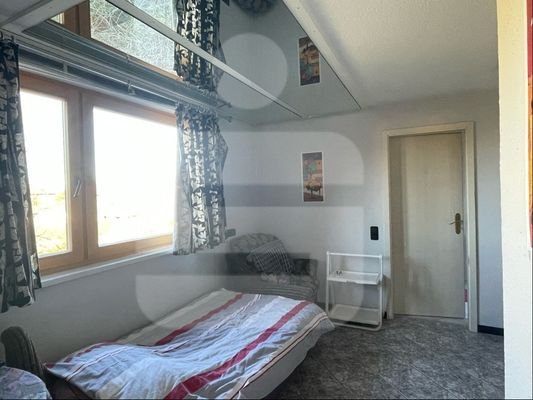 Zimmer mit Zugang zum Duschbad