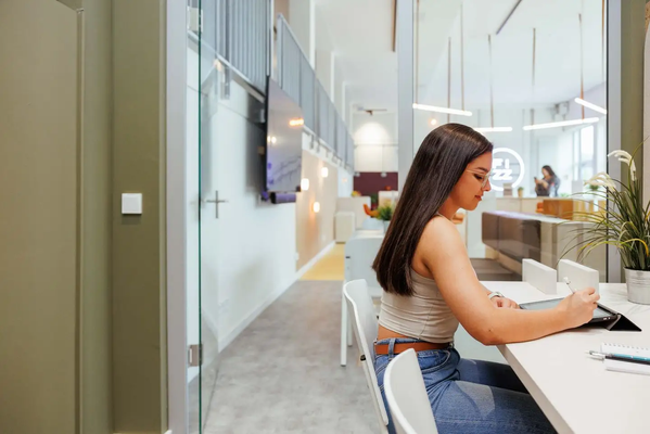 THE FIZZ Hannover Studyroom 2.jpg