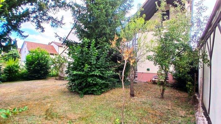 Garten hinter dem Haus.jpg