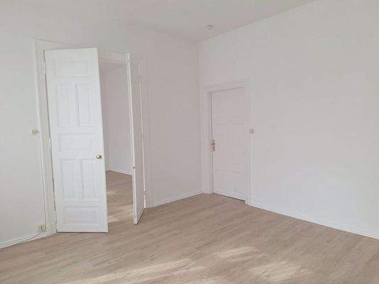 Wohn- und Schlafzimmer