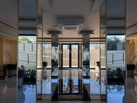 Furnished Sea-View Penthouse in a Complex with Pool in Alanya