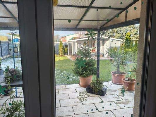 WZ mit Blick auf Terrasse