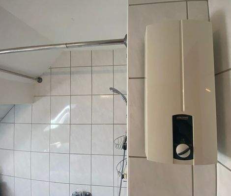 Ausstattung/ Warmwasser 