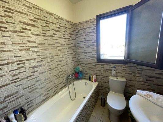 Kreta, Mixorrouma: Geräumige Villa mit separatem Gästeapartment zu verkaufen