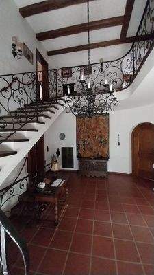 Diele mit Treppe zur Empore