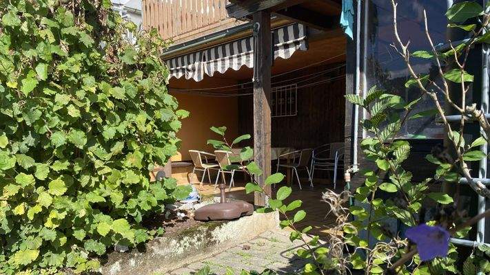 überdachter Freisitzbereich