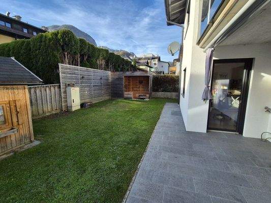 Terrasse mit Garten