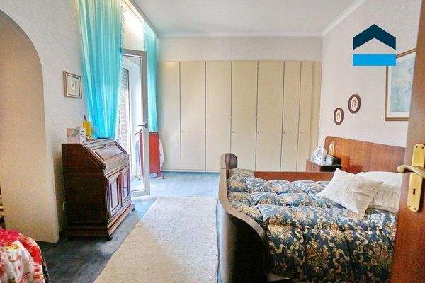 Schlafraum im OG ...