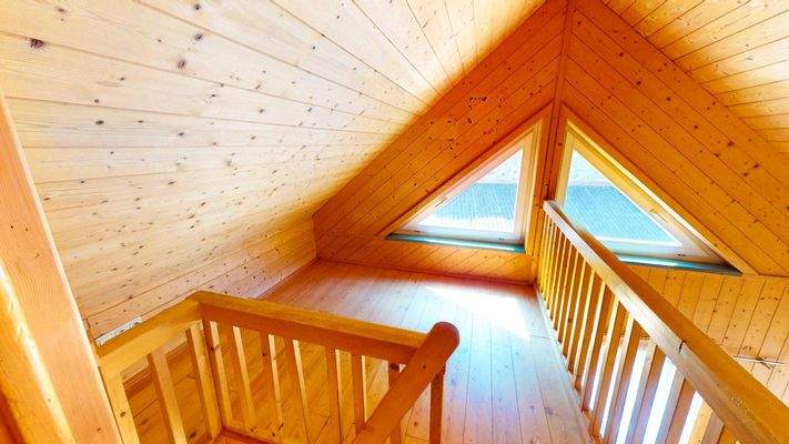 Treppenaufgang/Empore Wohnung OG/DG