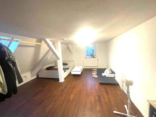 Zimmer Maisonettewohnung 2 OG