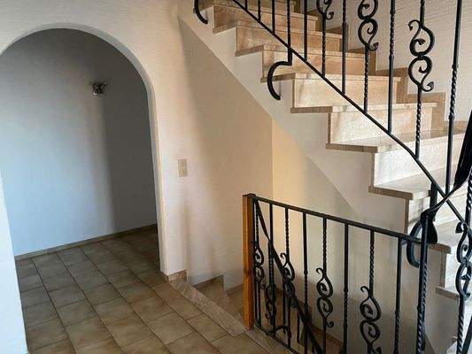 Treppenhaus im Eingangsbereich