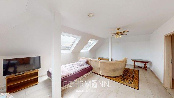 Wohn-/ Essbereich DG