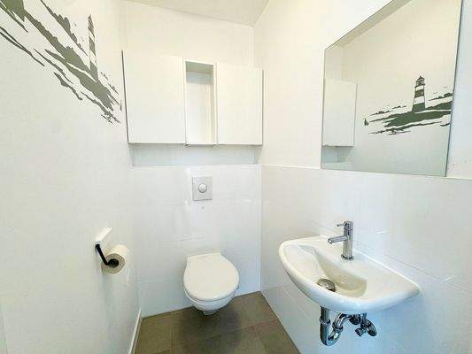 WC im Obergeschoss mit Einbauschrank