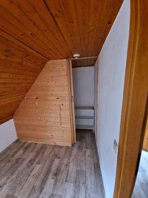 Kinderzimmer mit Einbauschrank