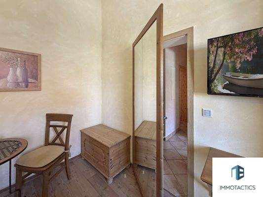 versteckte Spiegeltür