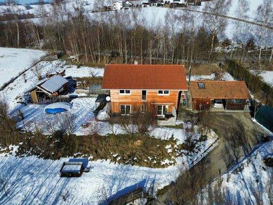 weitläufiger Garten