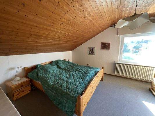Schlafzimmer DG