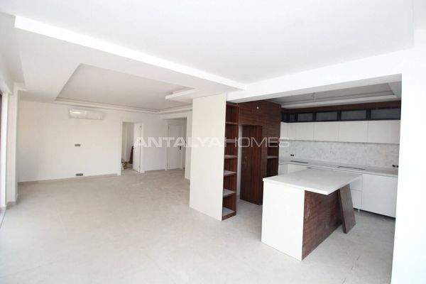 5-Bedroom Villa with Private Pool and Garden in Belek Antalya