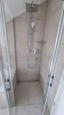 Dusche 1.JPG