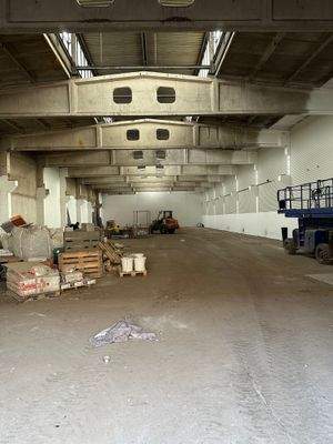 Halle während Renovierung.jpg