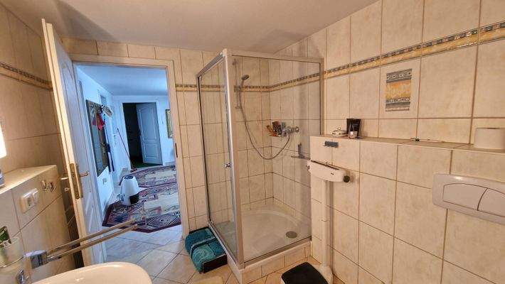 Bad im Kellergeschoss