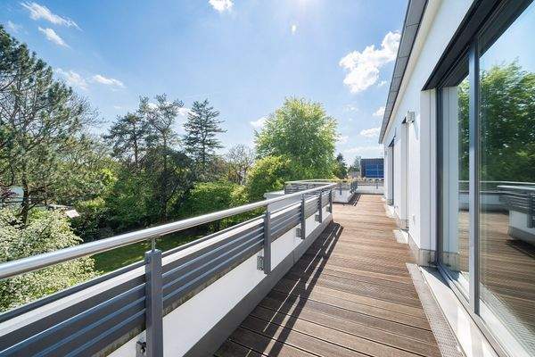 Dachterrasse_mit_Gruenblick